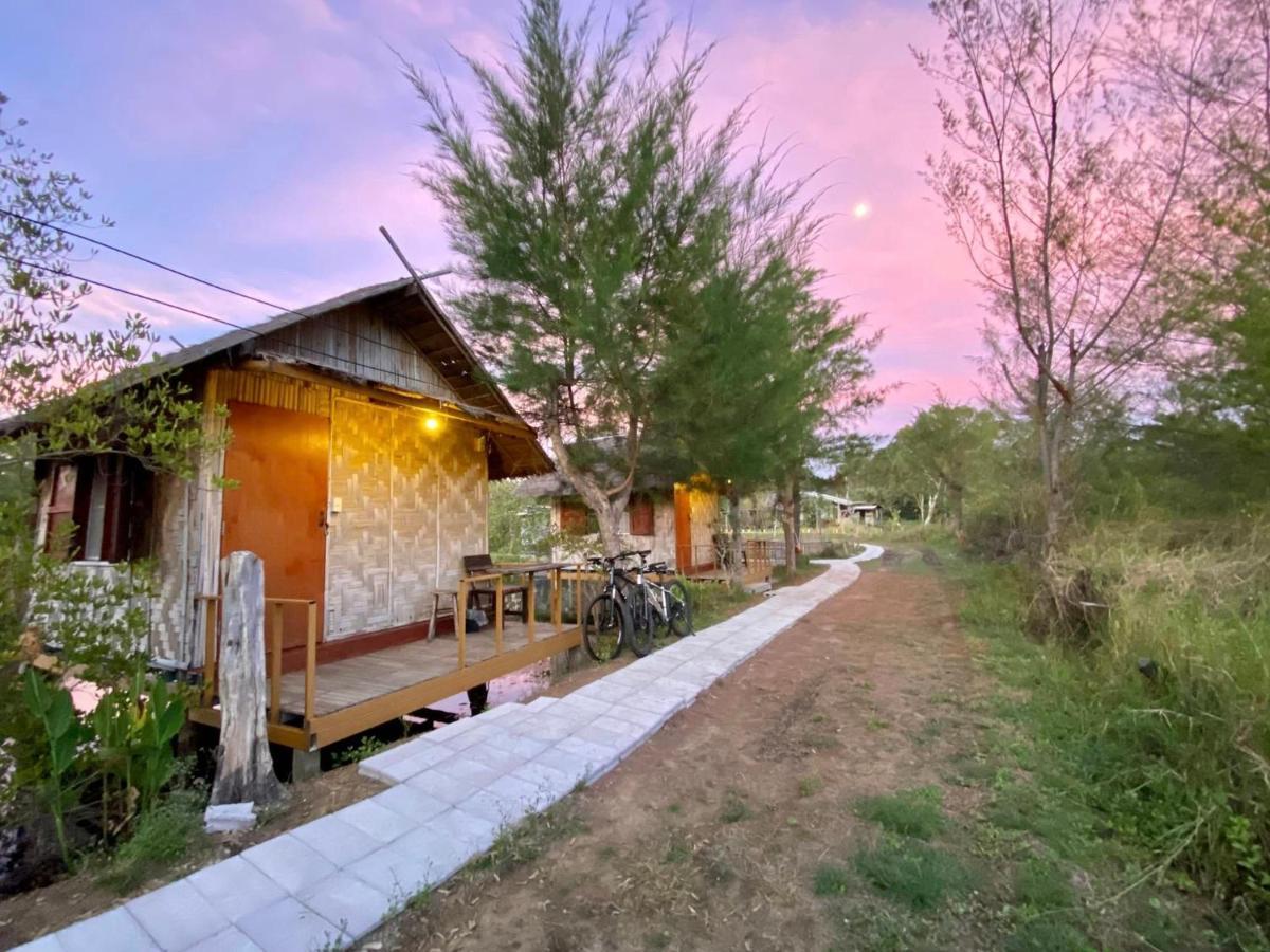 Numpu Baandin Hotel Sam Roi Yot Ngoại thất bức ảnh