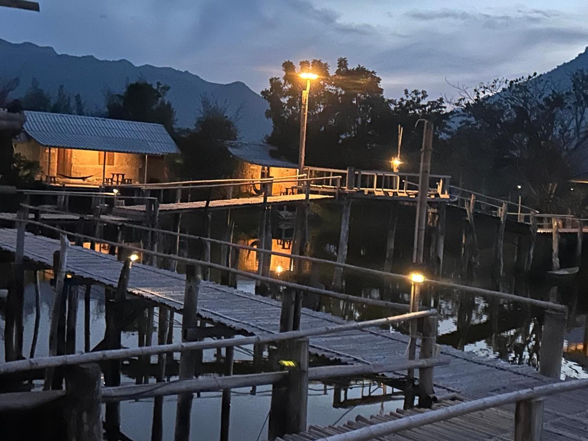 Numpu Baandin Hotel Sam Roi Yot Ngoại thất bức ảnh